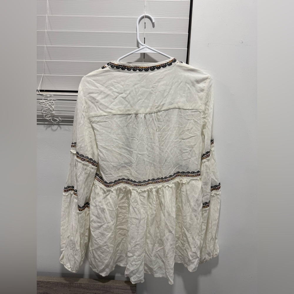 Knox Rose Peasant Sleeve Blouse - Picture 2 of 3